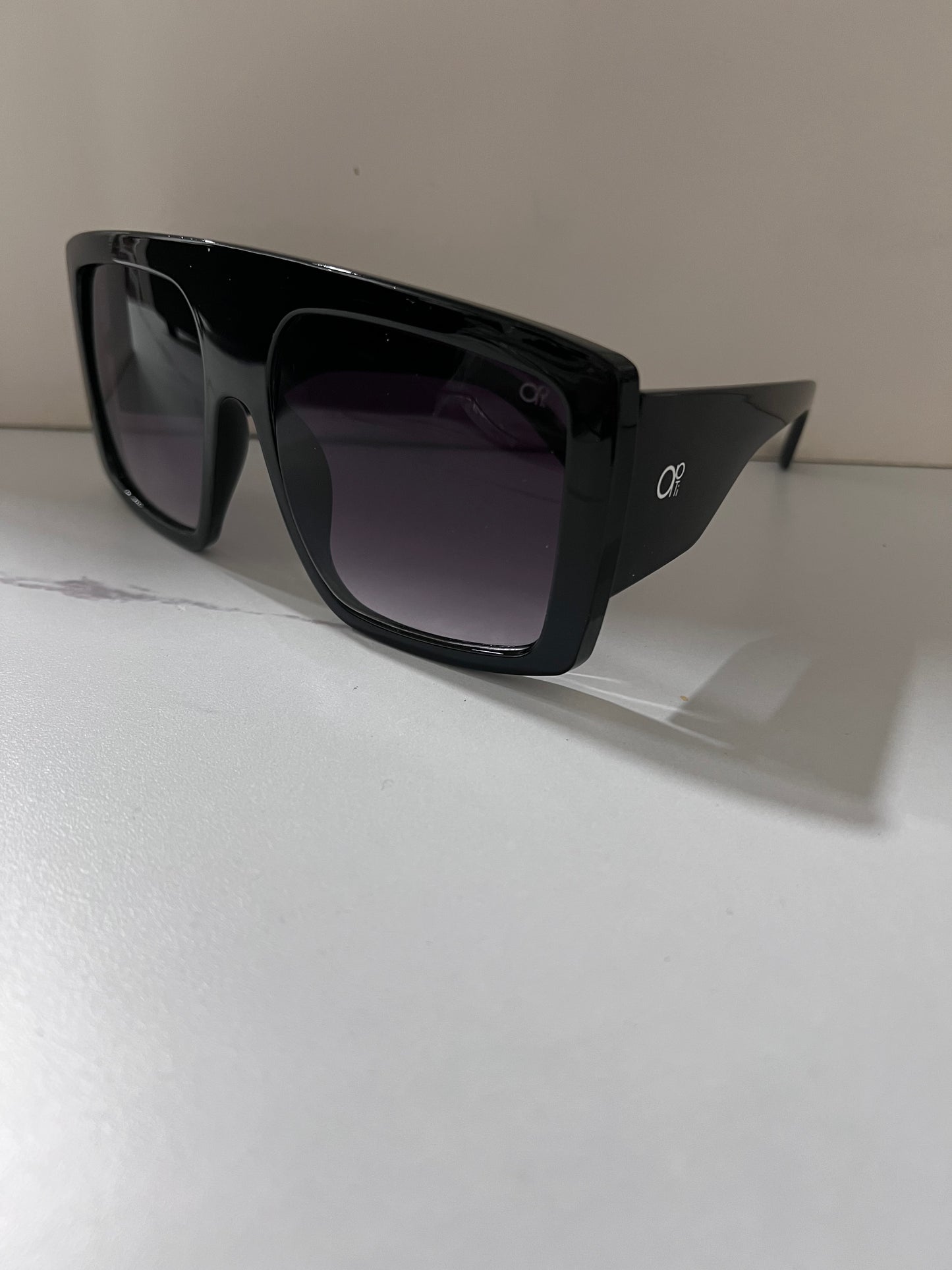 OPTI SUNNIES BLACK GLOSS SQ