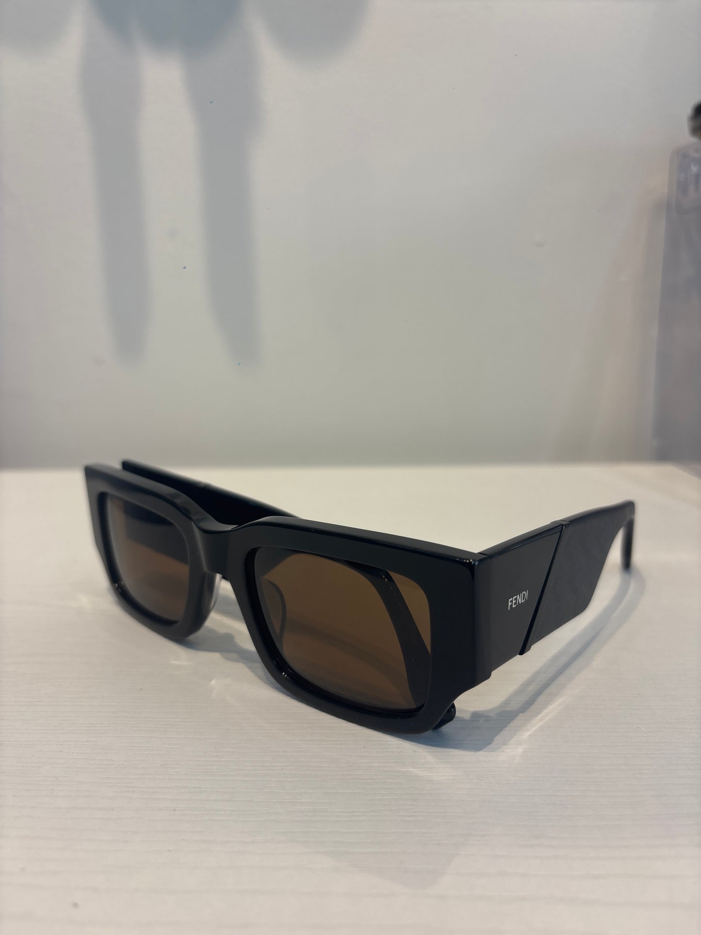 DESIGNER FENDI FE40131 C1