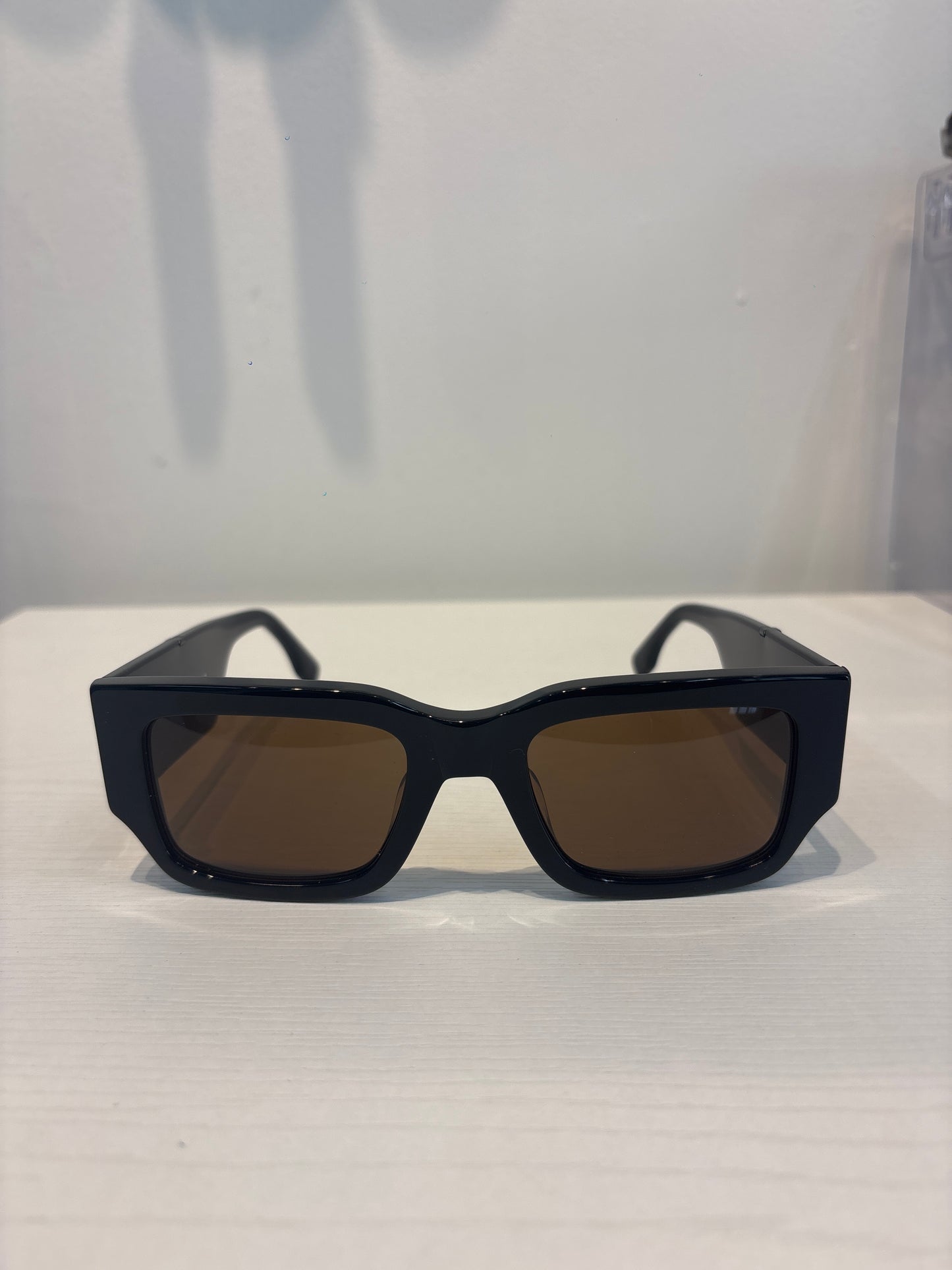 DESIGNER FENDI FE40131  C1