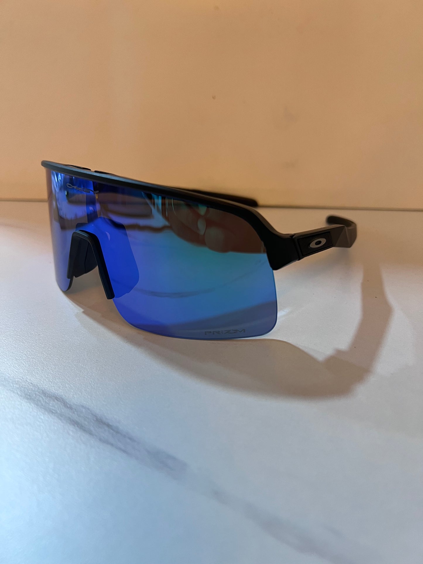 DESIGNER OAKLEY SUTRO LITE