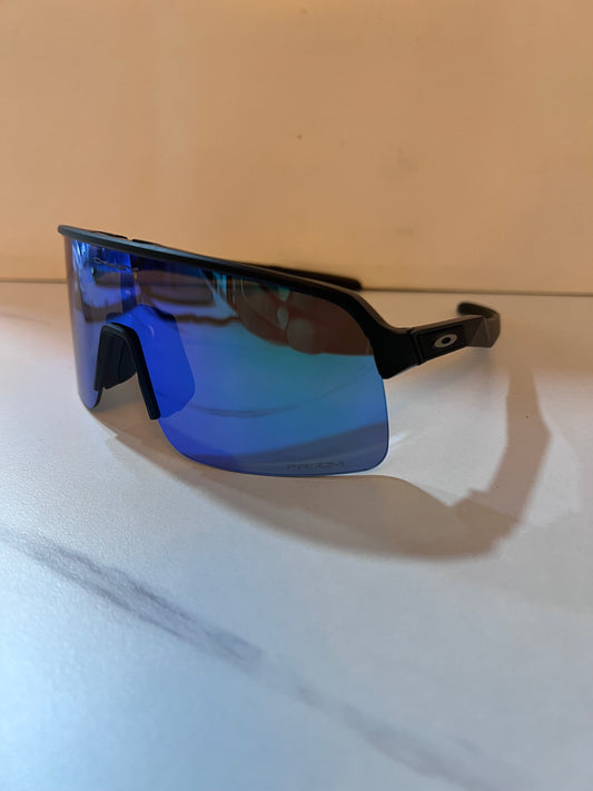 DESIGNER OAKLEY SUTRO LITE
