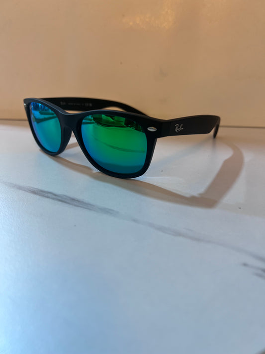 RAY-BAN NEW WAYFARER GREEN FILM