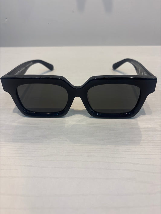 DESIGNER OFF WHITE OW40001U