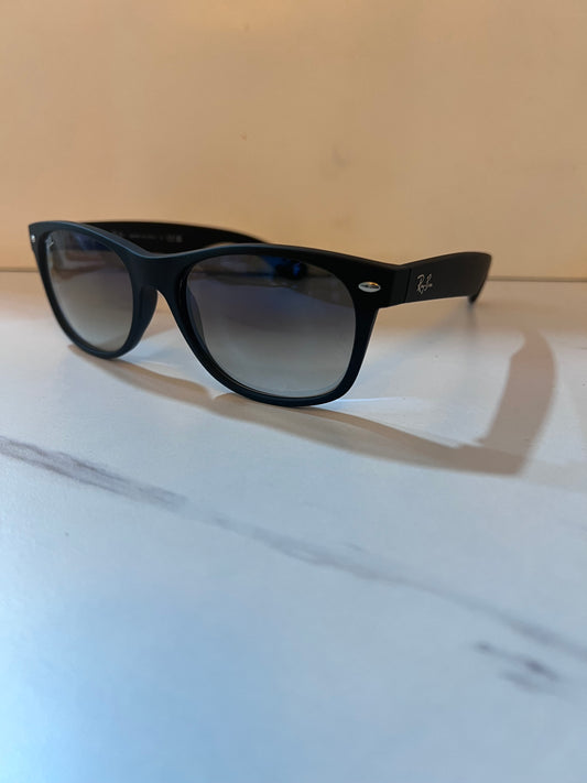 RAY-BAN NEW WAYFARER BLACK GRADUAL BLUE