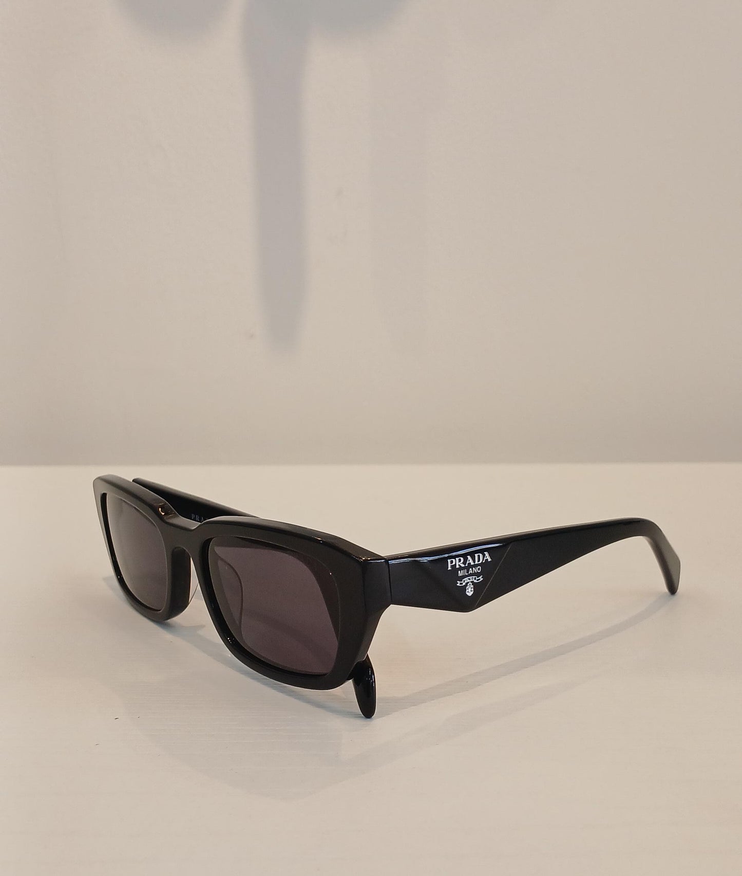 DESIGNER PRADA B06S