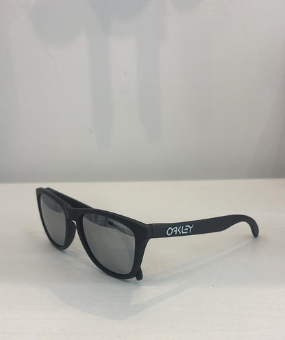 DESIGNER OAKLEY